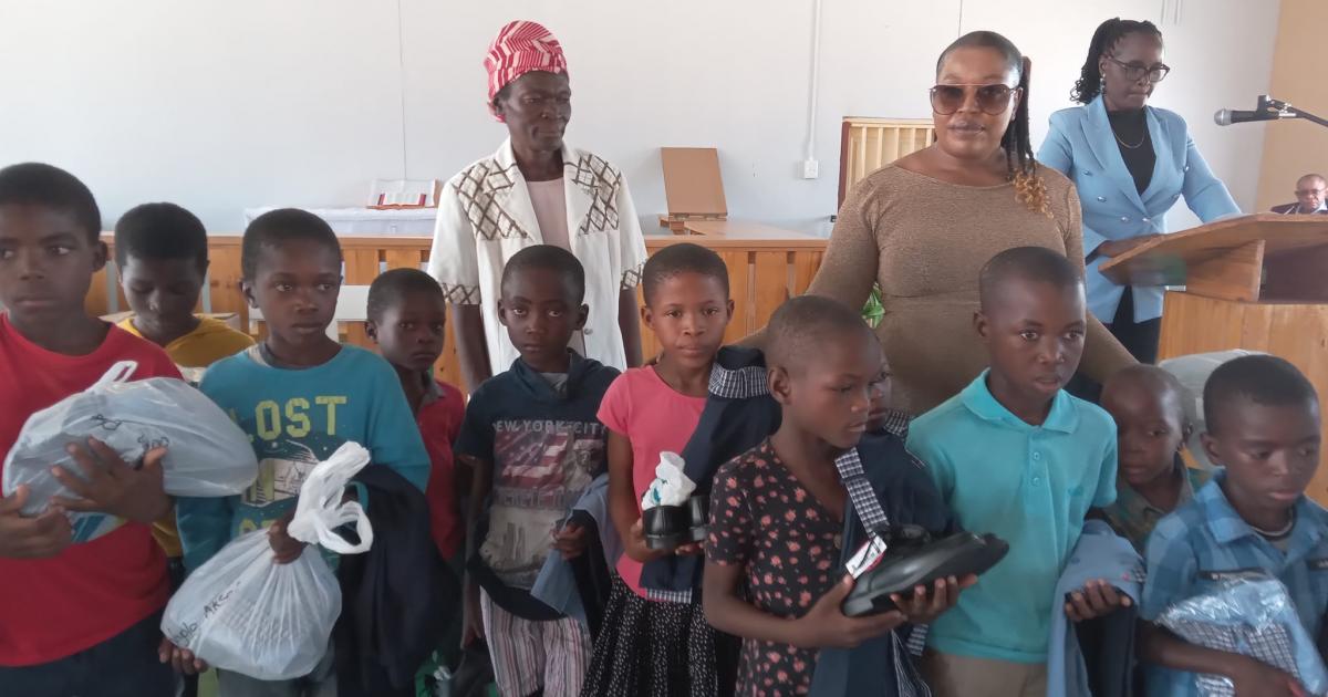 david-namwandi-trust-donates-school-uniforms-to-oluno-circuit-learners